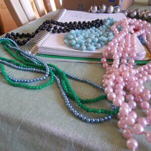Costume jewelry, 5 beaded necklaces